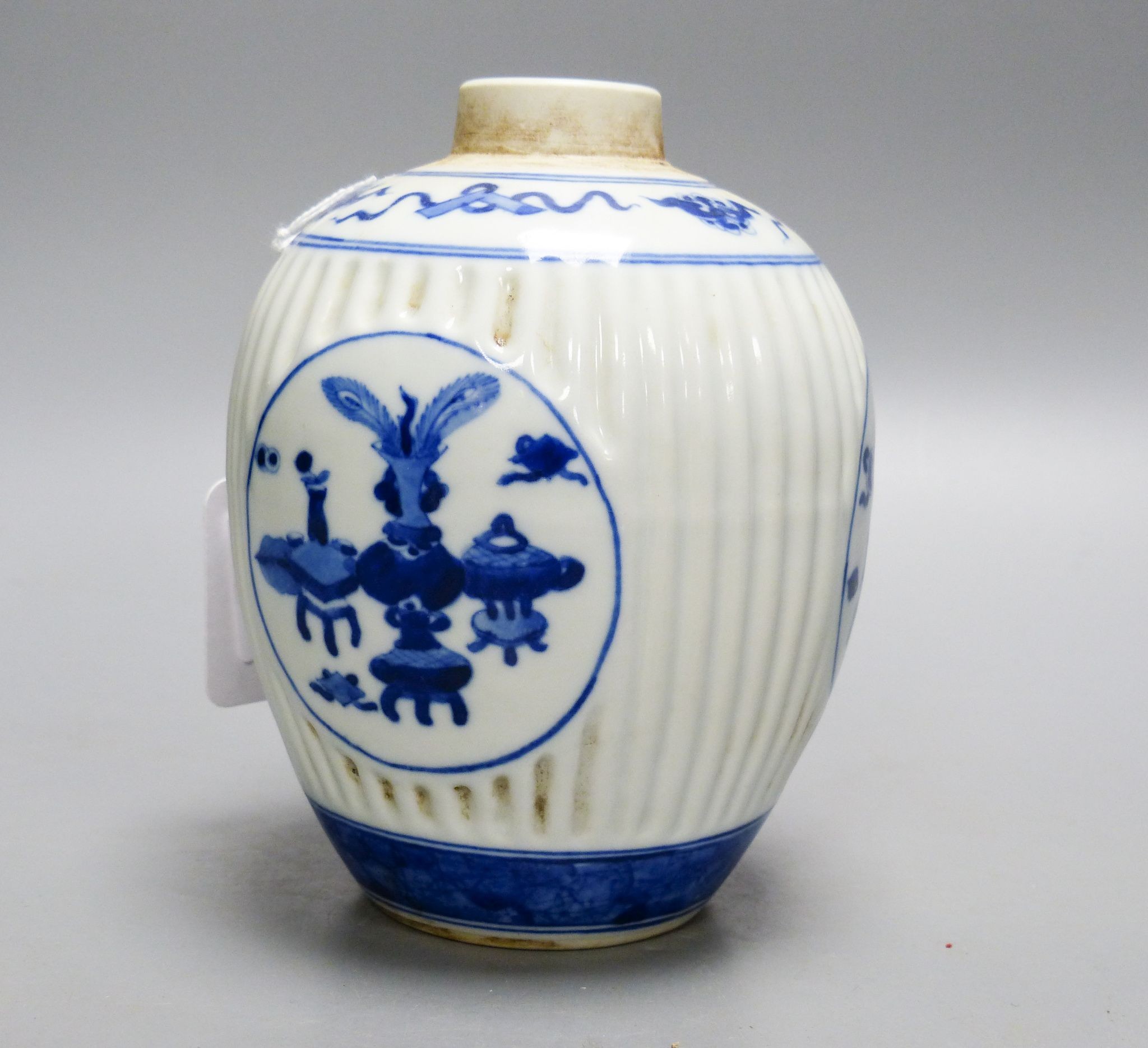 A Chinese blue and white fluted jar, 15cm